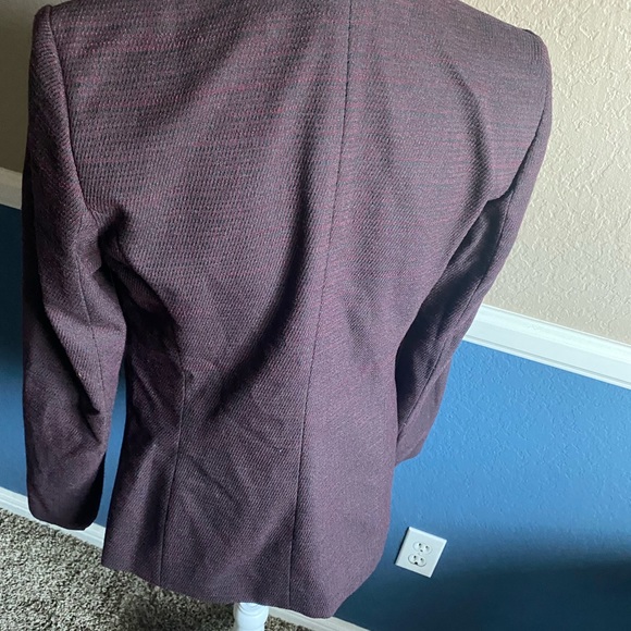 Tahari purple/burgundy blazer, purple lining - Picture 6 of 6